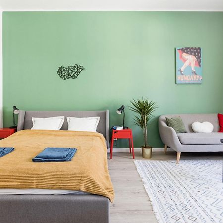 Stylish And Colourful Apartment In The City Centre Budapest Luaran gambar