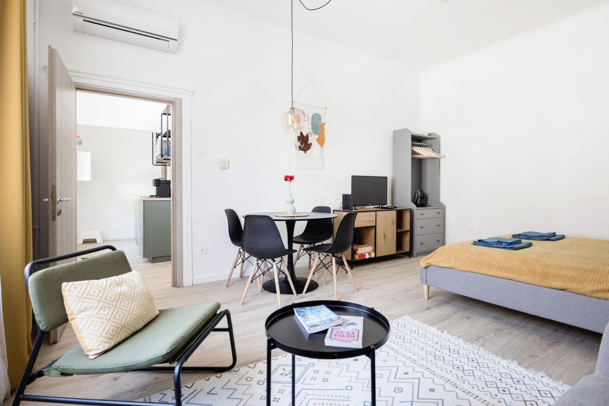 Stylish And Colourful Apartment In The City Centre Budapest Luaran gambar